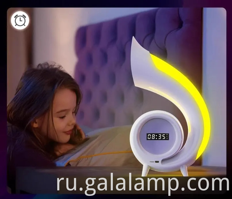 Винтажный динамик Bluetooth с красочным дисплеем светодиодных часов